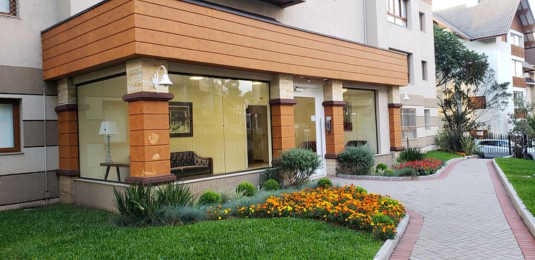 APTO DE LUXO À 300mts RUA COBERTA, 2 SUÍTES, MOBILIADO