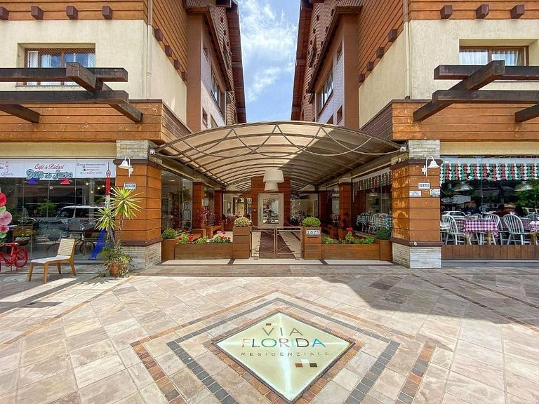 APTO DE LUXO À 300mts RUA COBERTA, 2 SUÍTES, MOBILIADO