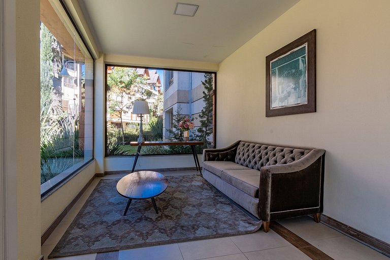 APTO DE LUXO À 300mts RUA COBERTA, 2 SUÍTES, MOBILIADO