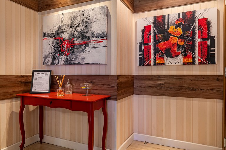 APTO DE LUXO À 300mts RUA COBERTA, 2 SUÍTES, MOBILIADO