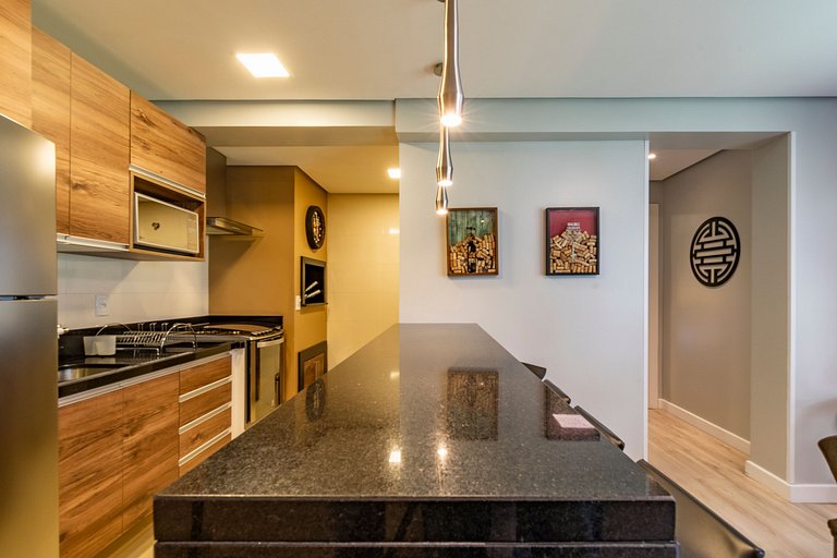 APTO DE LUXO À 300mts RUA COBERTA, 2 SUÍTES, MOBILIADO