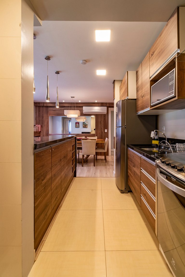 APTO DE LUXO À 300mts RUA COBERTA, 2 SUÍTES, MOBILIADO