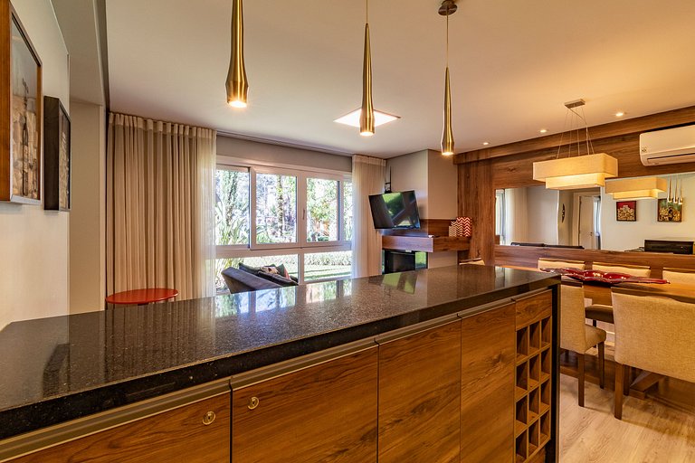 APTO DE LUXO À 300mts RUA COBERTA, 2 SUÍTES, MOBILIADO