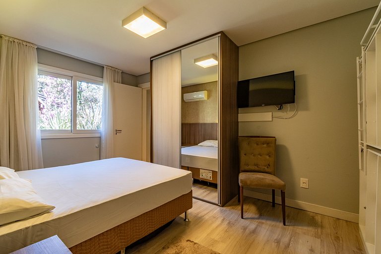 APTO DE LUXO À 300mts RUA COBERTA, 2 SUÍTES, MOBILIADO