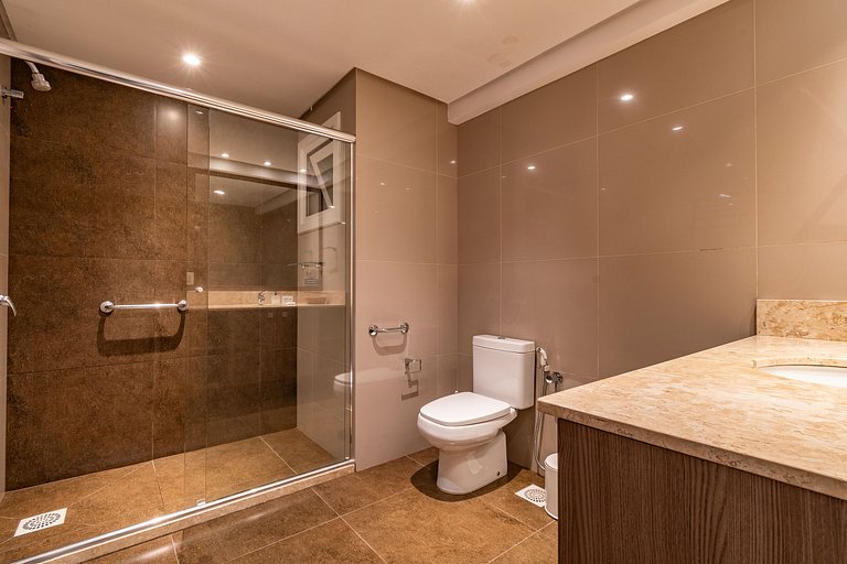 APTO DE LUXO À 300mts RUA COBERTA, 2 SUÍTES, MOBILIADO