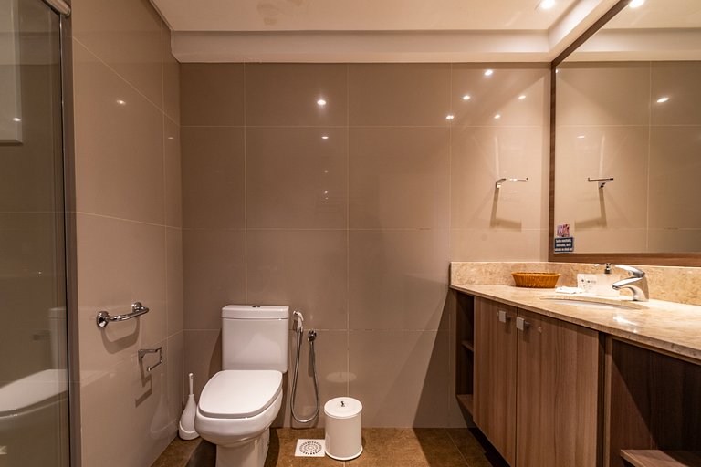 APTO DE LUXO À 300mts RUA COBERTA, 2 SUÍTES, MOBILIADO