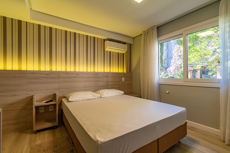 APTO DE LUXO À 300mts RUA COBERTA, 2 SUÍTES, MOBILIADO