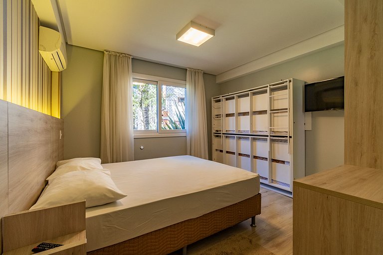 APTO DE LUXO À 300mts RUA COBERTA, 2 SUÍTES, MOBILIADO