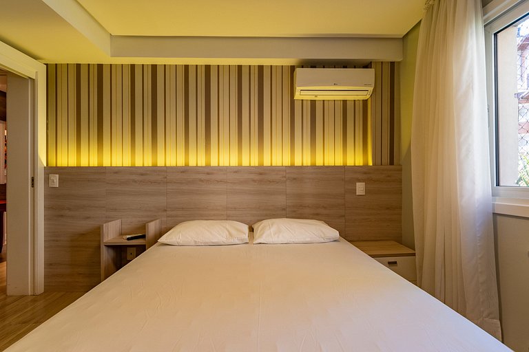 APTO DE LUXO À 300mts RUA COBERTA, 2 SUÍTES, MOBILIADO