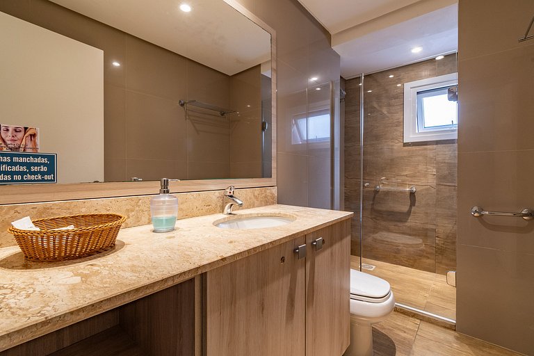 APTO DE LUXO À 300mts RUA COBERTA, 2 SUÍTES, MOBILIADO