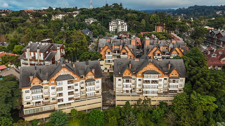 Duplex c/ Hidro 3 Suítes (4Q) a 300m da R. Coberta