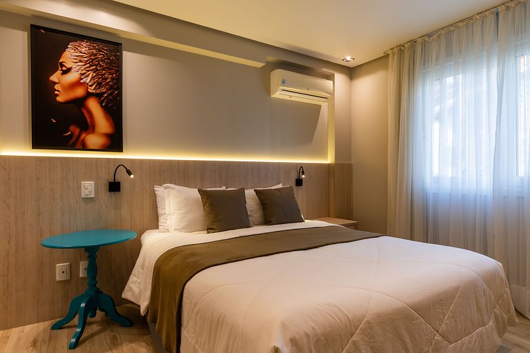 À 300mts da Rua Coberta, c/ 2 Suítes de Luxo