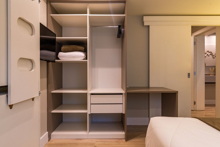 Apto Premium com 2 Suítes à 300mts R. Coberta