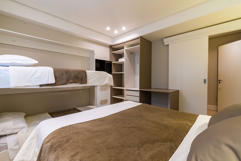 À 300mts da Rua Coberta, c/ 2 Suítes de Luxo