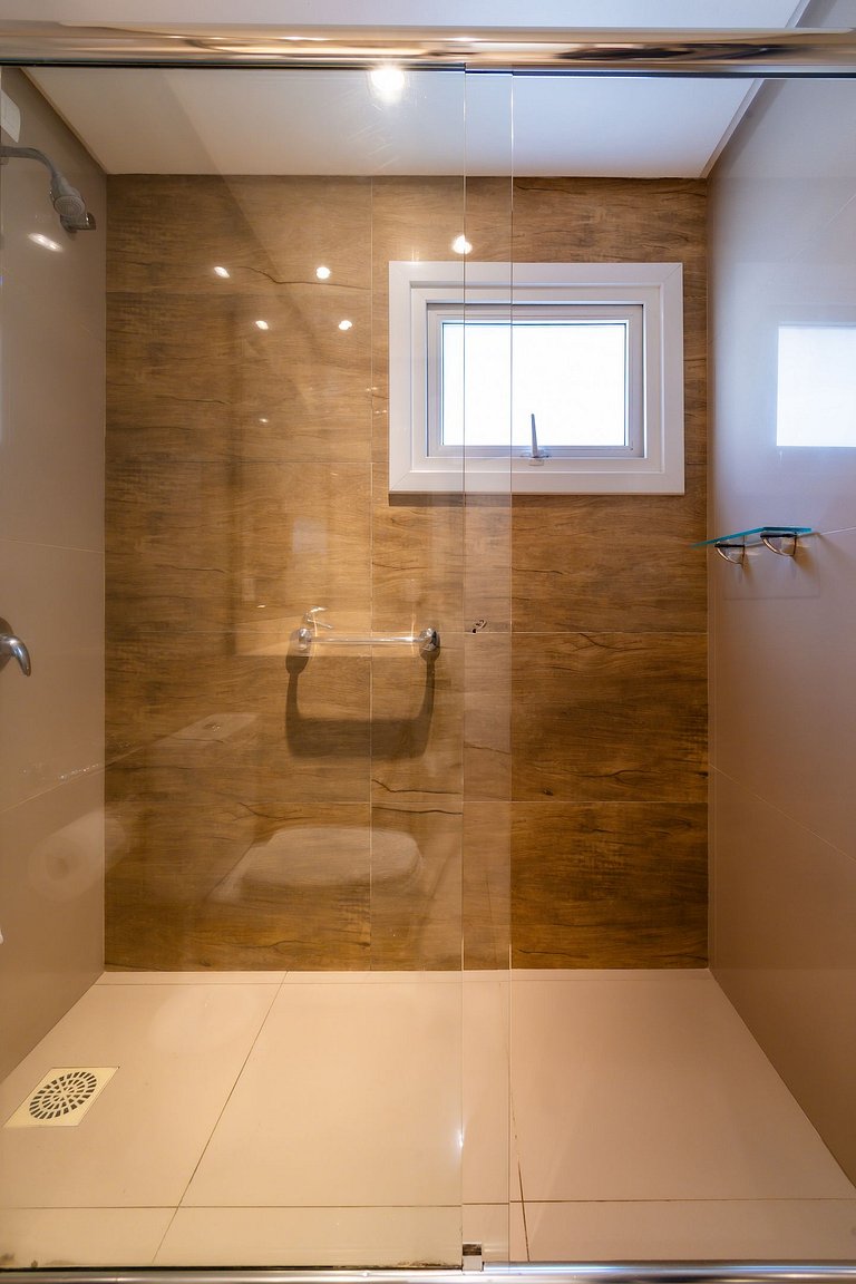 À 300mts da Rua Coberta, c/ 2 Suítes de Luxo