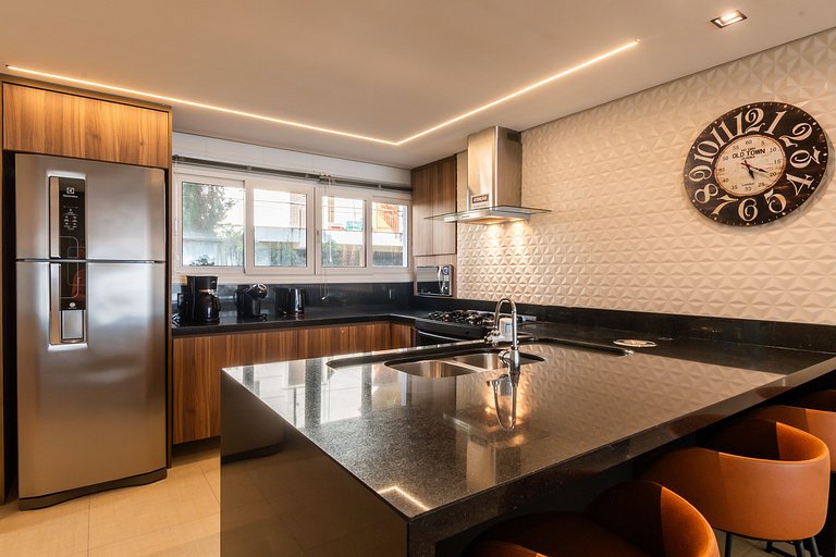 APTO DE LUXO À 300mts RUA COBERTA, 3 QUARTOS