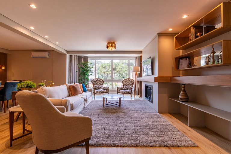 Duplex c/ Hidro 3 Suítes (4Q) a 300m da R. Coberta