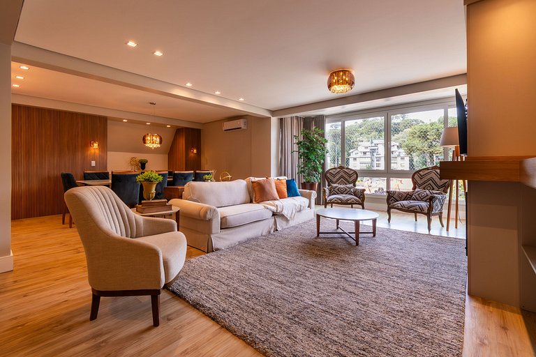 Duplex c/ Hidro 3 Suítes (4Q) a 300m da R. Coberta