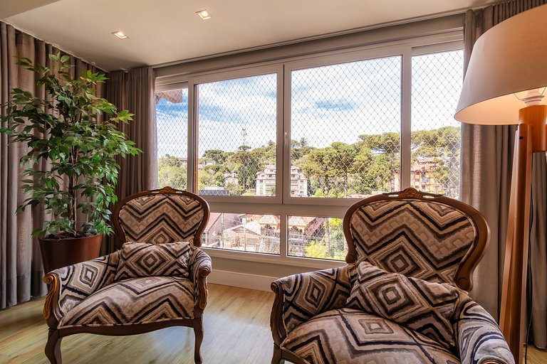 Duplex c/ Hidro 3 Suítes (4Q) a 300m da R. Coberta