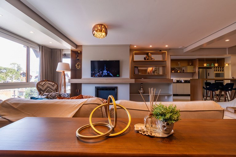 Duplex c/ Hidro 3 Suítes (4Q) a 300m da R. Coberta