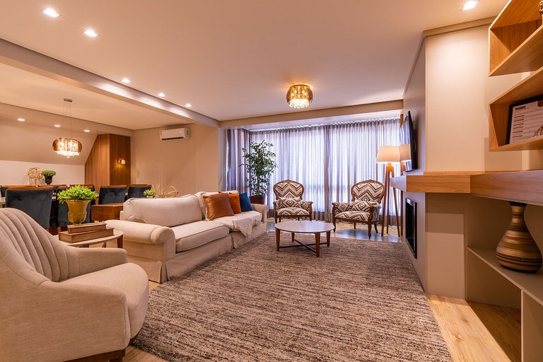 Duplex c/ Hidro 3 Suítes (4Q) a 300m da R. Coberta