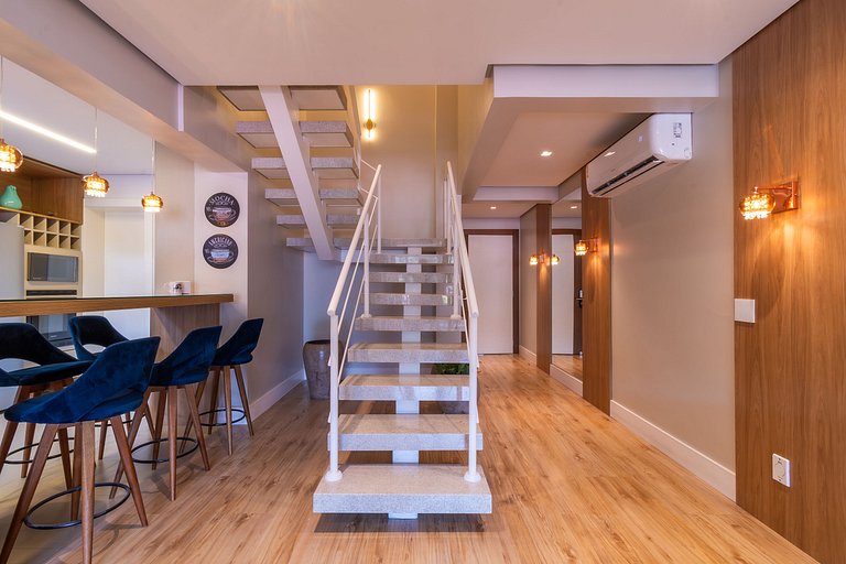 Duplex 4 Dormitório C/ 3 Suíte À 300mts R. Coberta