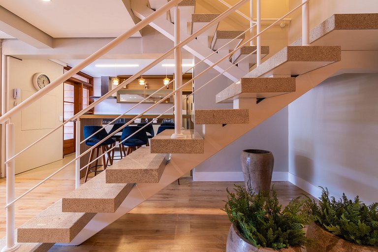 Duplex 4 Dormitório C/ 3 Suíte À 300mts R. Coberta