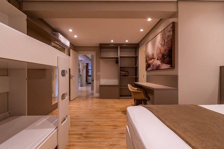 Duplex c/ Hidro 3 Suítes (4Q) a 300m da R. Coberta