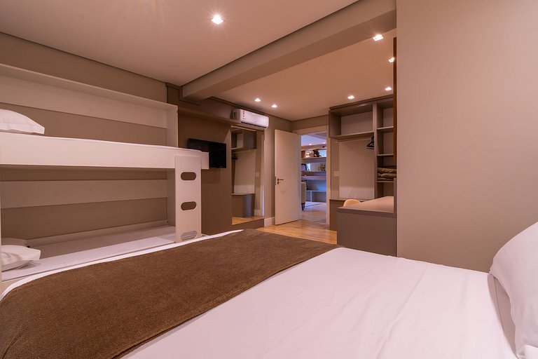 Duplex 4 Dormitório C/ 3 Suíte À 300mts R. Coberta