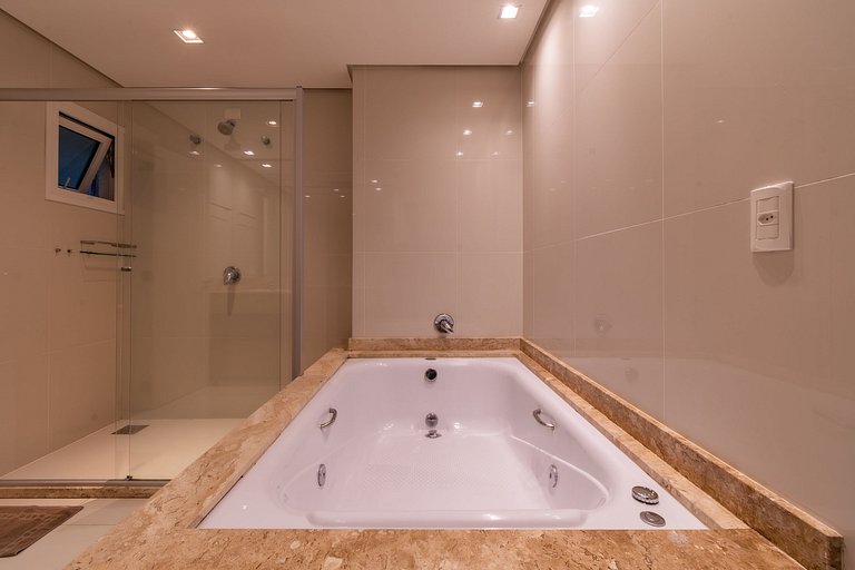 Duplex 4 Dormitório C/ 3 Suíte À 300mts R. Coberta