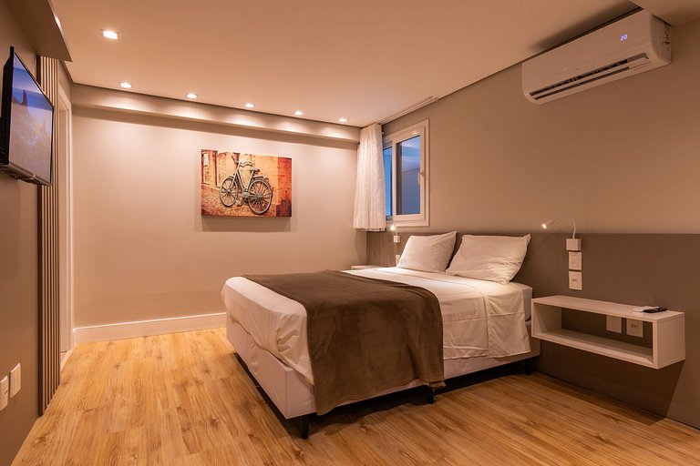 Duplex c/ Hidro 3 Suítes (4Q) a 300m da R. Coberta