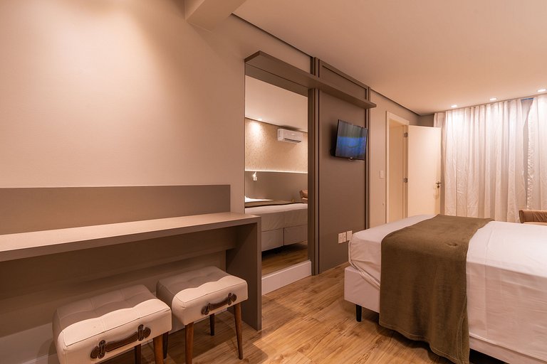 Duplex c/ Hidro 3 Suítes (4Q) a 300m da R. Coberta