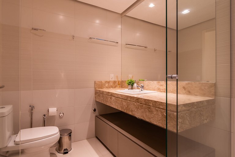 Duplex 4 Dormitório C/ 3 Suíte À 300mts R. Coberta