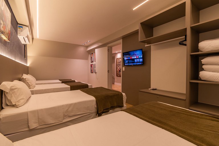 Duplex c/ Hidro 3 Suítes (4Q) a 300m da R. Coberta