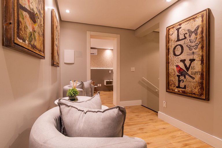 Duplex c/ Hidro 3 Suítes (4Q) a 300m da R. Coberta