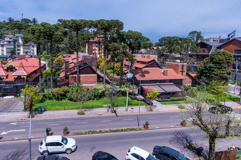 Duplex c/ Hidro 3 Suítes (4Q) a 300m da R. Coberta