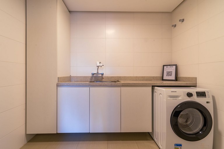 Duplex c/ Hidro 3 Suítes (4Q) a 300m da R. Coberta