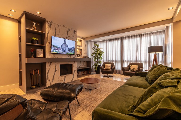 Duplex c/ Hidro 3 Suítes (4Q) a 300m da R. Coberta