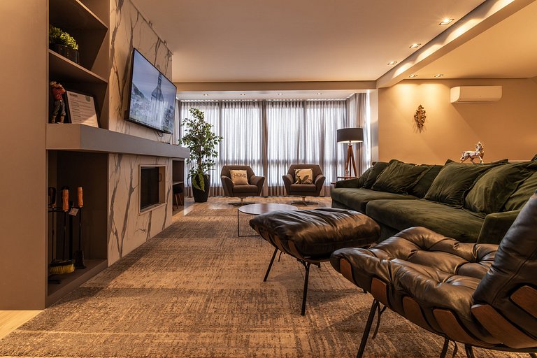 Duplex c/ Hidro 3 Suítes (4Q) a 300m da R. Coberta