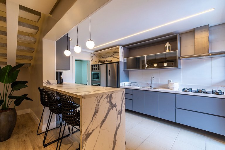 Duplex 4 Dormitório C/ 3 Suíte À 300mts R. Coberta