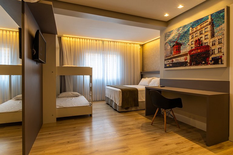 Duplex c/ Hidro 3 Suítes (4Q) a 300m da R. Coberta