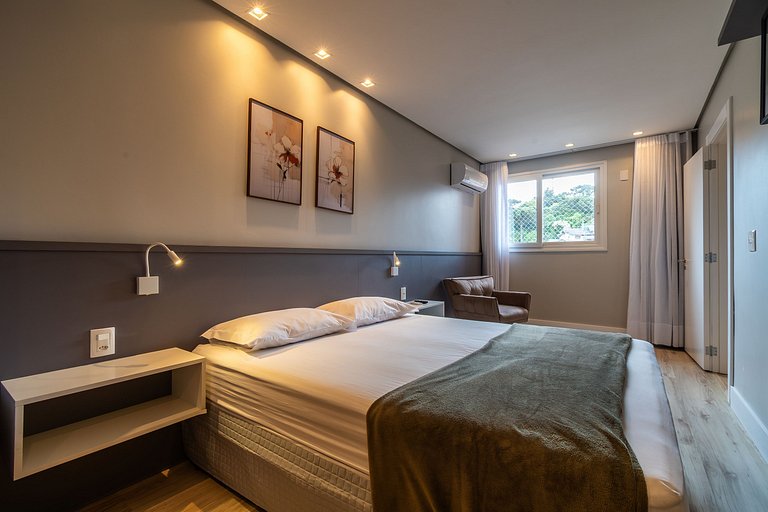 Duplex 4 Dormitório C/ 3 Suíte À 300mts R. Coberta