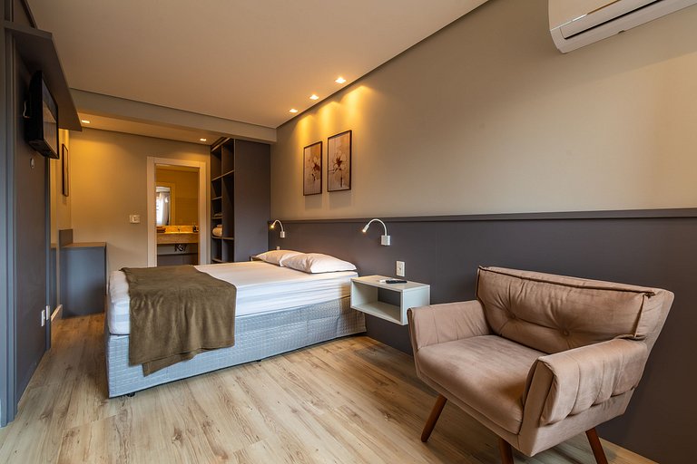 Duplex 4 Dormitório C/ 3 Suíte À 300mts R. Coberta