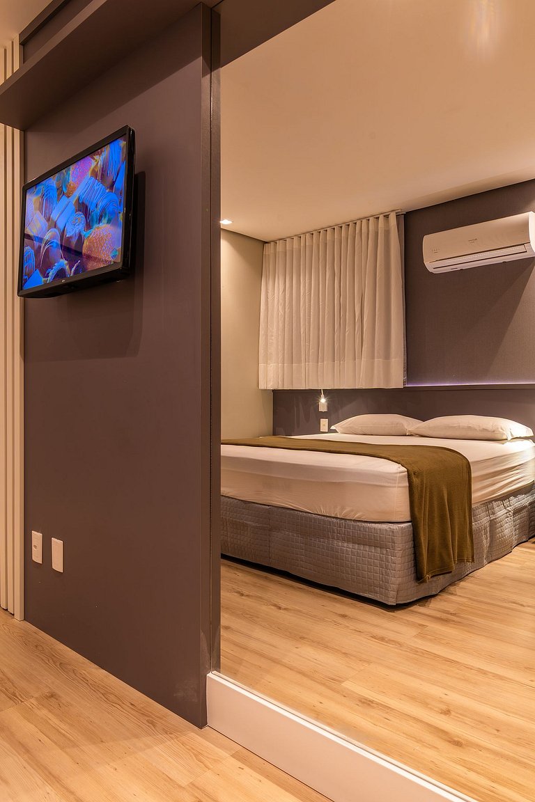 Duplex c/ Hidro 3 Suítes (4Q) a 300m da R. Coberta