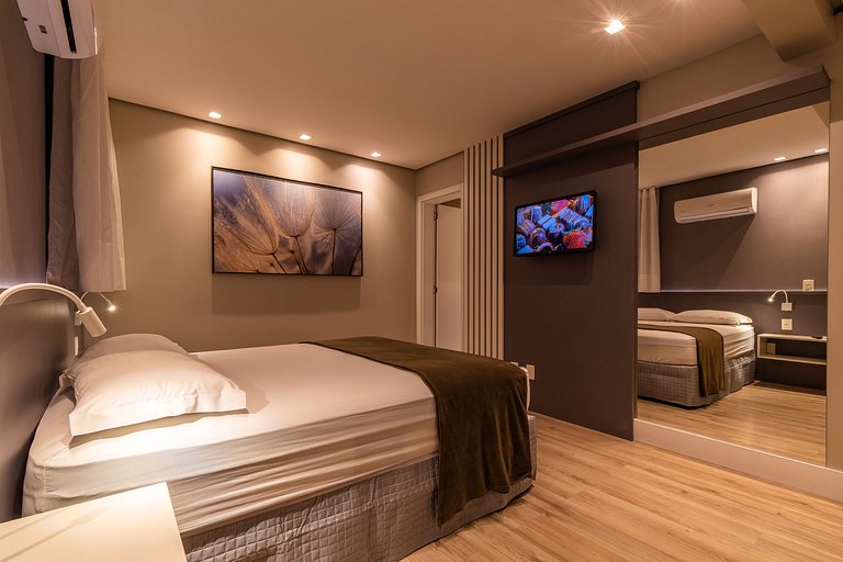 Duplex c/ Hidro 3 Suítes (4Q) a 300m da R. Coberta