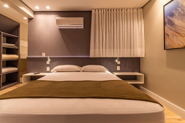 Duplex c/ Hidro 3 Suítes (4Q) a 300m da R. Coberta