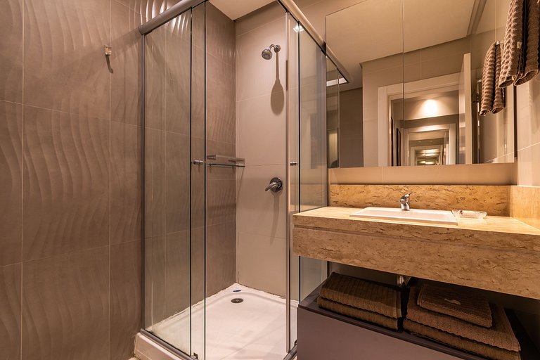 Duplex 4 Dormitório C/ 3 Suíte À 300mts R. Coberta