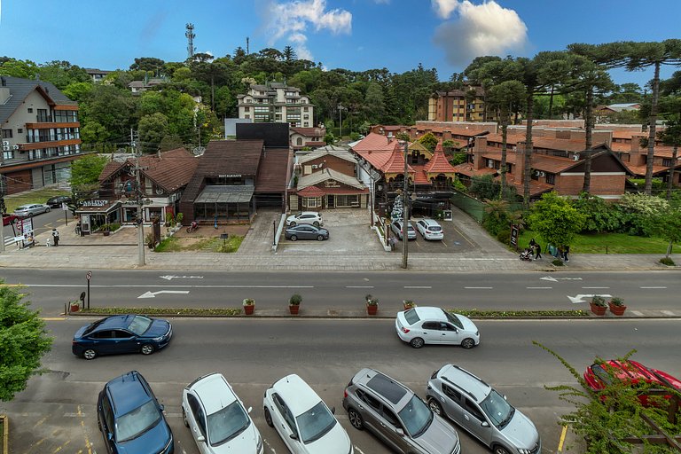 Duplex c/ Hidro 3 Suítes (4Q) a 300m da R. Coberta