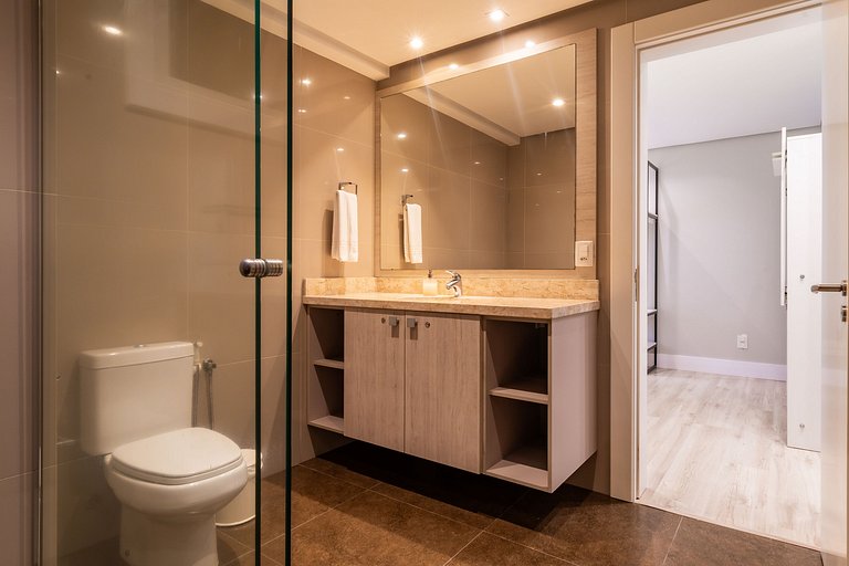 APTO DE LUXO À 300mts RUA COBERTA, 2 SUÍTES, MOBILIADO