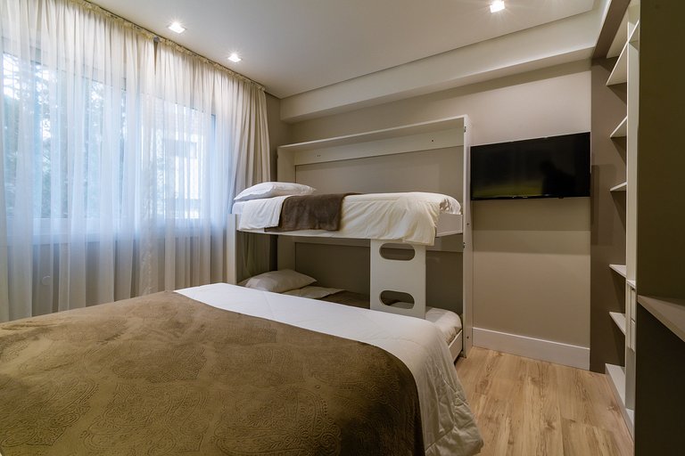 APTO DE LUXO À 300mts RUA COBERTA, 2 SUÍTES, MOBILIADO